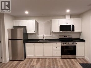 3501 Dandurand Ave in Windsor, ON - Building Photo - Building Photo