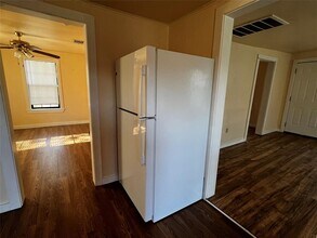 102 E Carrie Manor St in Manor, TX - Building Photo - Building Photo