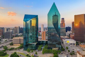 AMLI Fountain Place in Dallas, TX - Building Photo - Building Photo