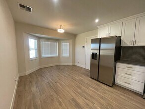 9124 Fuchsia Ave in California City, CA - Building Photo - Building Photo