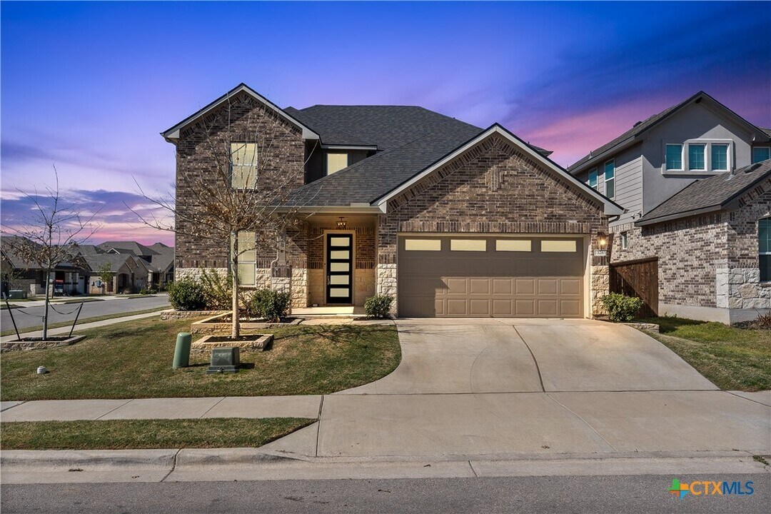 328 Peace Pipe Way in Georgetown, TX - Building Photo