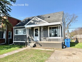 21027 Waltham Rd in Warren, MI - Building Photo