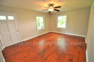 326 Webster St in Cary, NC - Foto de edificio - Building Photo