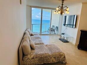 16733 Collins Ave in Sunny Isles Beach, FL - Building Photo - Building Photo