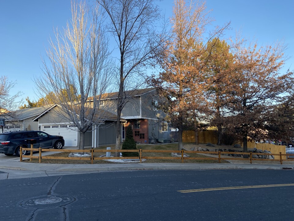 2610 Nicholette Dr in Reno, NV - Building Photo