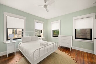 1918 Vine St in Cincinnati, OH - Foto de edificio - Building Photo