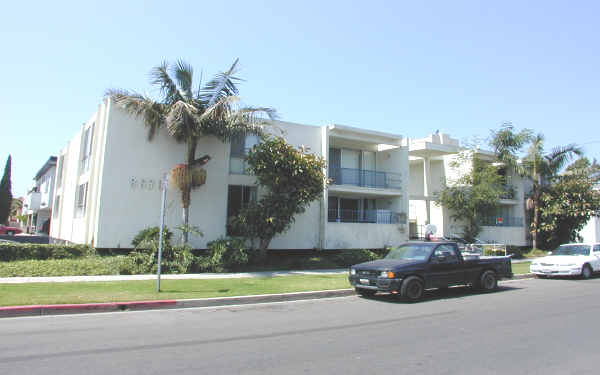 1501 S Sherbourne Dr in Los Angeles, CA - Foto de edificio