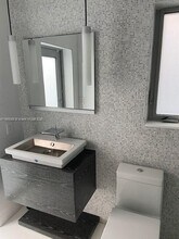 1000 N Shore Dr in Miami, FL - Building Photo - Building Photo