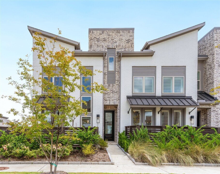 16654 Texas Hill Country Rd in Cypress, TX - Building Photo