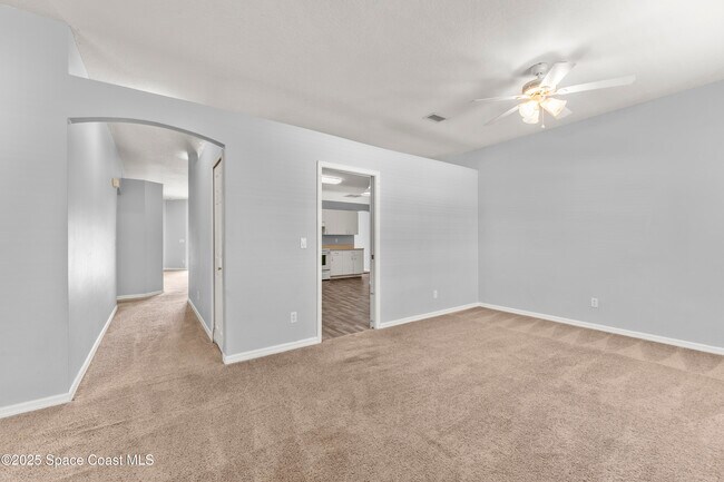 410 Eldron Blvd SE in Palm Bay, FL - Building Photo - Building Photo