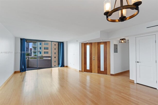 2501 Brickell Ave in Miami, FL - Building Photo - Building Photo