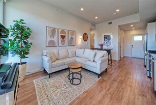 4004 Banister Ln in Austin, TX - Building Photo