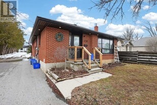 120 Puget St in Barrie, ON - Building Photo