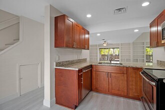 690 SE 23rd Ave in Pompano Beach, FL - Building Photo - Building Photo