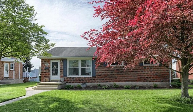 property at 1648 E Caracas Ave