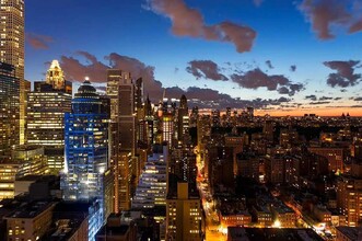 200 E 61st St in New York, NY - Building Photo - Building Photo