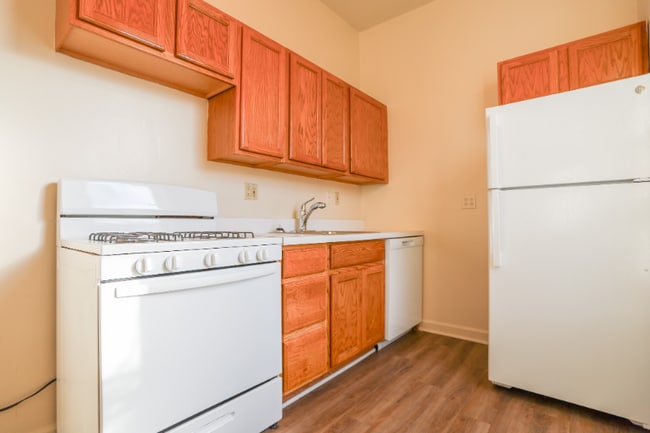 747 Damen in Chicago, IL - Building Photo - Building Photo