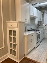 1651 W Touhy Ave in Chicago, IL - Building Photo - Building Photo