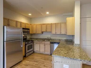 110 Second St, Unit PH02 in Cambridge, MA - Foto de edificio - Building Photo