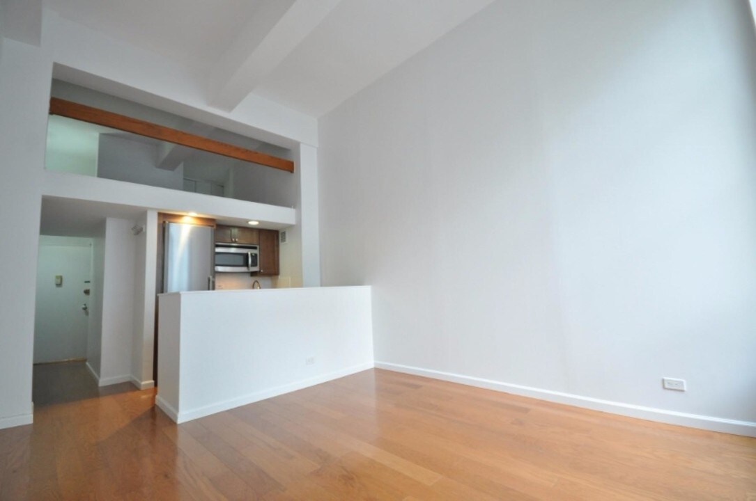 350 E 62nd St-Unit -3J in New York, NY - Building Photo