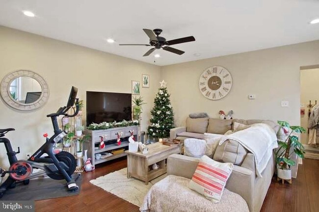 316 Salaignac St in Philadelphia, PA - Building Photo - Building Photo