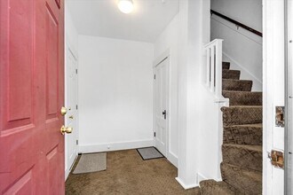 1067-1069 Front St-Unit -1 in Weymouth, MA - Foto de edificio - Building Photo