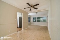 5621 Perrine Dr in Orlando, FL - Foto de edificio - Building Photo