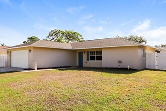 4538 Swallowtail Dr in New Port Richey, FL - Building Photo - Building Photo