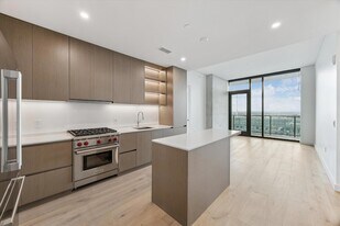 610 Davis St, Unit 4305 in Austin, TX - Building Photo
