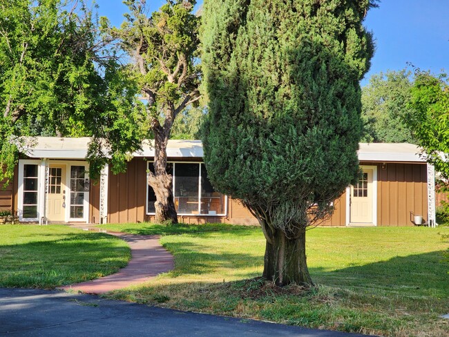 20469 Al Fresco Ave in Red Bluff, CA - Foto de edificio - Building Photo