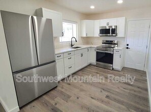 7404 N 62nd Ave in Glendale, AZ - Building Photo - Building Photo