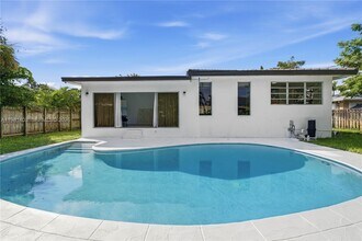 10845 Peachtree Dr in North Miami, FL - Building Photo - Building Photo