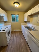 9810 SW Lookout Terrace in Beaverton, OR - Foto de edificio - Building Photo