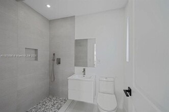 1103 SW 12th St in Miami, FL - Building Photo - Building Photo