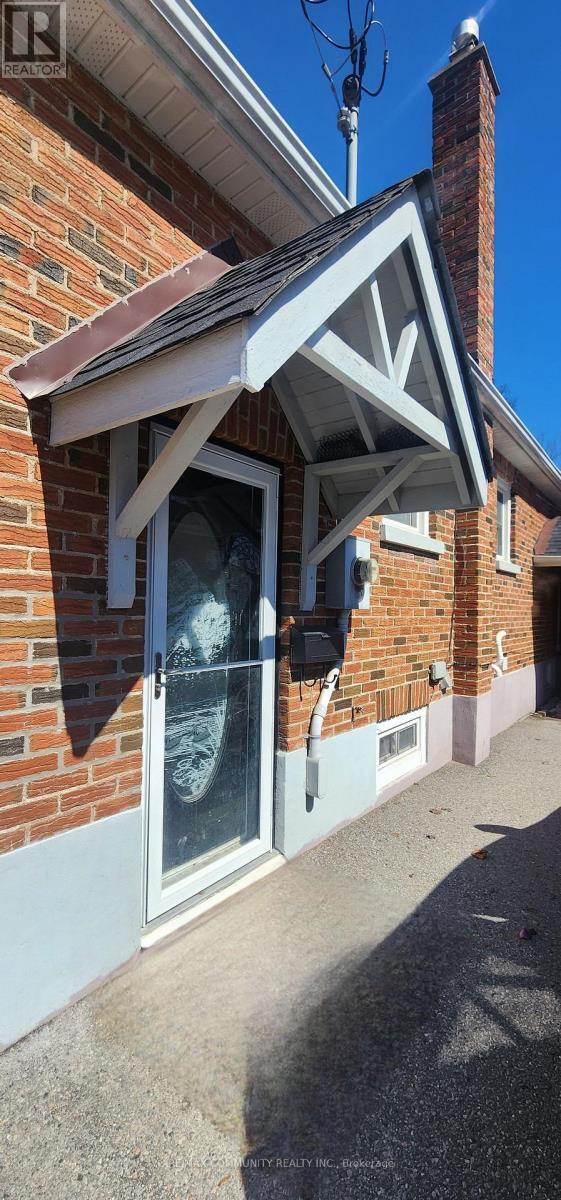 859 Mary St N in Oshawa, ON - Building Photo - Building Photo