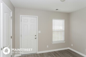 7015 Bullock Dr in Charlotte, NC - Foto de edificio - Building Photo