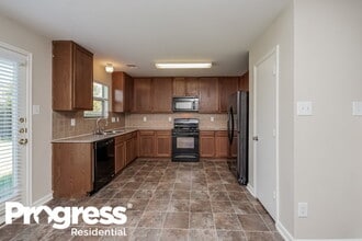 20730 Dickinson Manor Ln in Cypress, TX - Foto de edificio - Building Photo