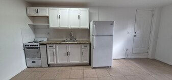 17152 NE 3rd Ct, Unit 1 in North Miami Beach, FL - Building Photo