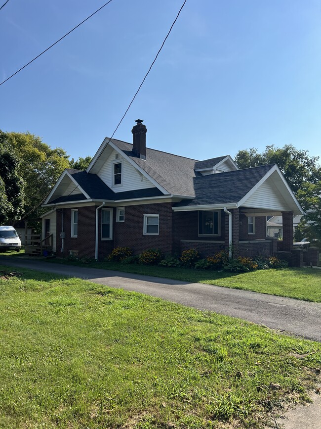property at 119 E Washington St
