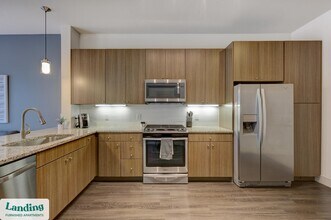 110 W CityLine Dr in Richardson, TX - Building Photo - Building Photo