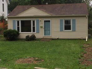 1028 E Maxwell Ln in Bloomington, IN - Building Photo - Building Photo