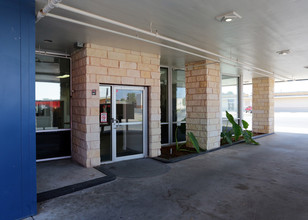 The Que Apartments in Lubbock, TX - Building Photo - Building Photo