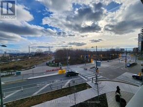 170-170 Bayview Ave in Toronto, ON - Building Photo - Building Photo