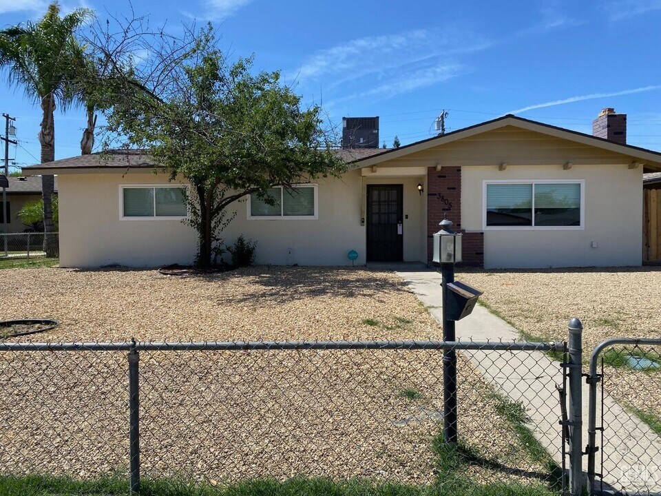3805 Phaffle Dr in Bakersfield, CA - Building Photo