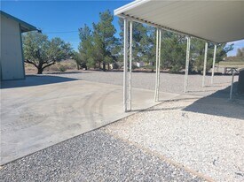 1060 S Bunch St in Pahrump, NV - Building Photo