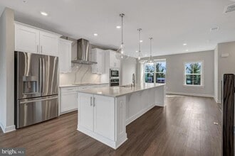 43769 Metro Ter in Ashburn, VA - Foto de edificio - Building Photo