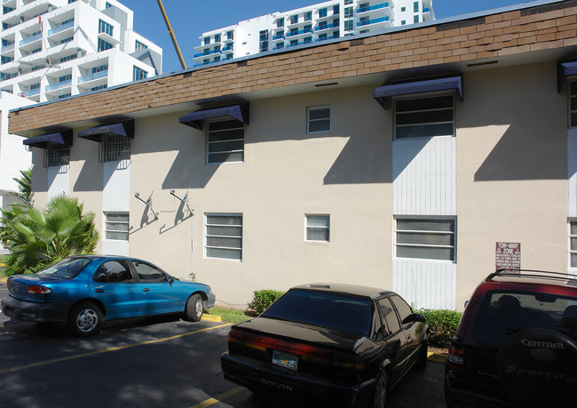 2337 NE 4th Ave in Miami, FL - Building Photo - Building Photo