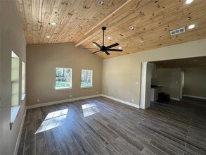 680 Mockingbird Hills Dr in Livingston, TX - Building Photo - Building Photo