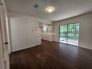 1602 W Gulf Bank Rd in Houston, TX - Building Photo - Building Photo