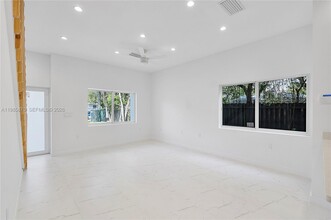 5433 NW 5th Ave in Miami, FL - Building Photo - Building Photo